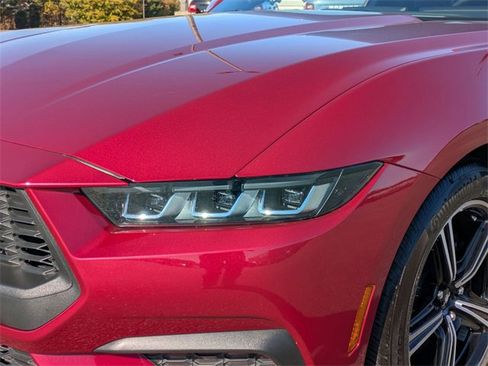 Used 2025 Ford Mustang EcoBoost image 9