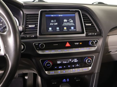 Used 2018 Hyundai Sonata Limited image 5