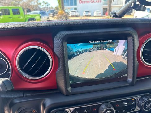 Used 2021 Jeep Wrangler Unlimited Rubicon image 23