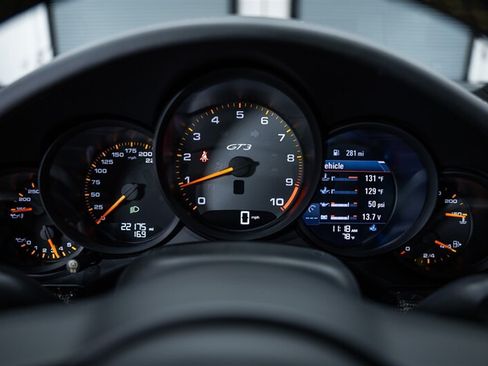 Used 2019 Porsche 911 GT3 RWD image 15