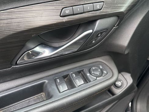 Used 2021 GMC Terrain SLT image 8