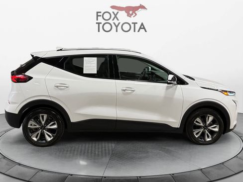 Used 2023 Chevrolet Bolt EUV LT w/ Convenience Package image 7