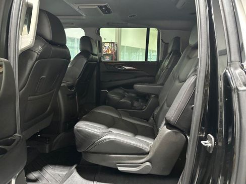 Used 2019 Cadillac Escalade ESV Premium Luxury AWD/4WD image 44