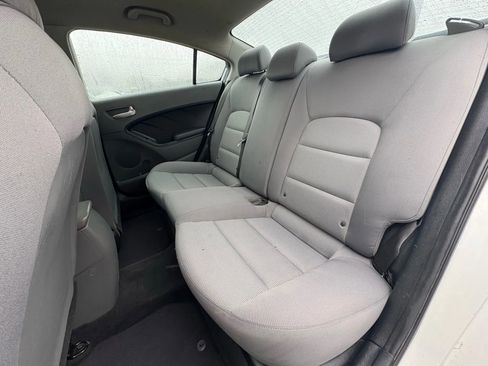 Used 2017 Kia Forte LX image 11