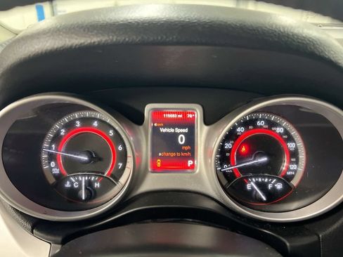 Used 2018 Dodge Journey SE w/ Connectivity Group FWD image 12