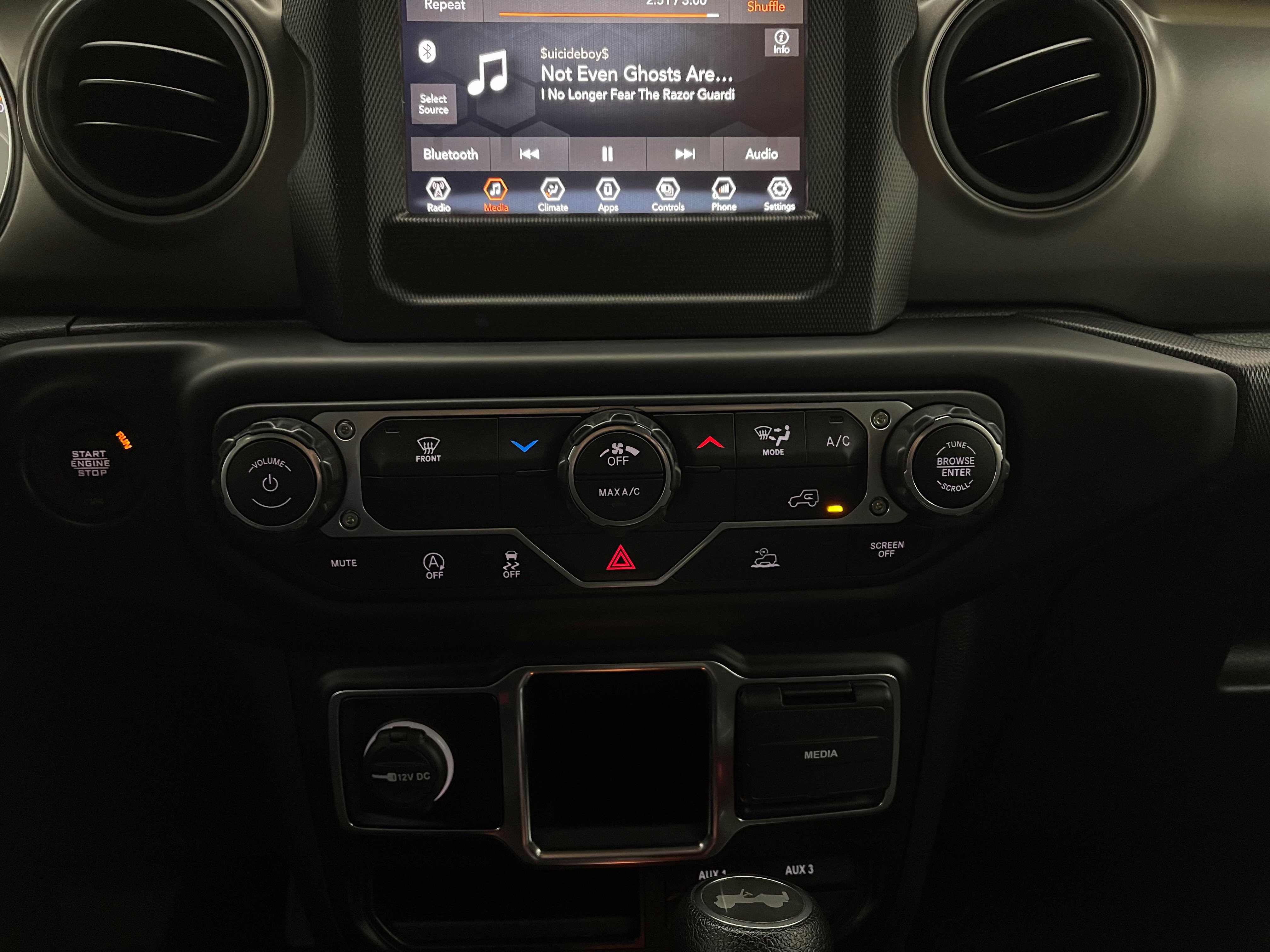 Used 2022 Jeep Wrangler Unlimited Sport AWD/4WD image 26