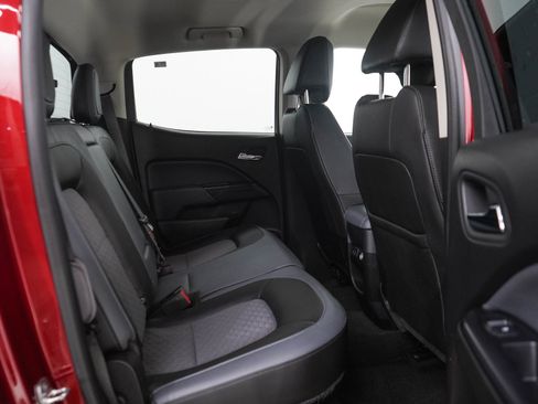 Used 2018 Chevrolet Colorado Z71 AWD/4WD image 12