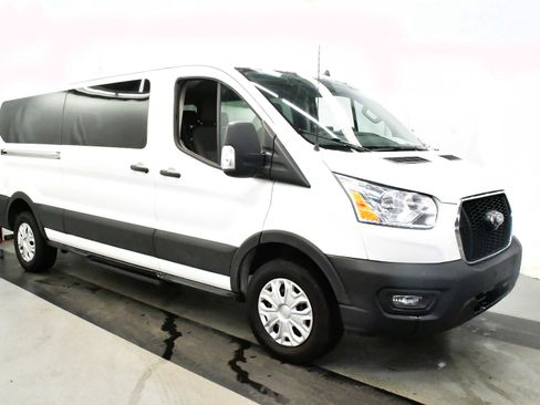 Used 2023 Ford Transit 350 XLT image 2