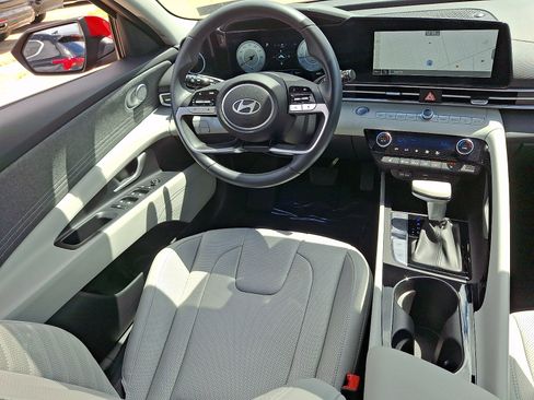 Used 2024 Hyundai Elantra Limited FWD image 14