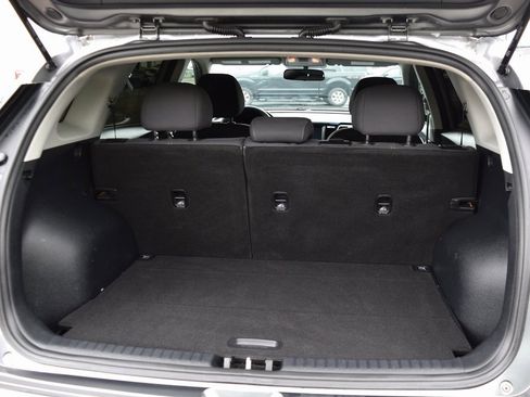 Used 2017 Kia Niro LX image 4