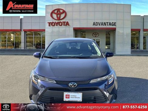 Used 2025 Toyota Corolla LE image 2