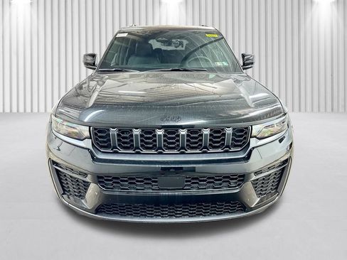 New 2026 Jeep Grand Cherokee L 4WD image 11