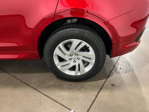 Used 2025 Land Rover Discovery Sport S image 41