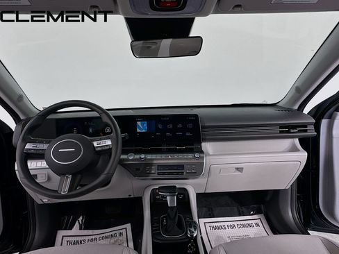 Certified 2025 Hyundai Kona SEL AWD/4WD image 12