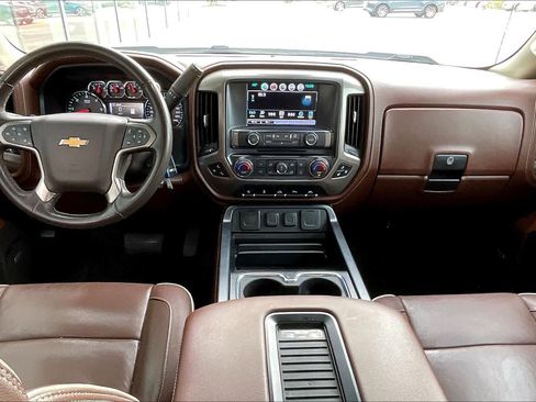 Used 2018 Chevrolet Silverado 1500 High Country image 14