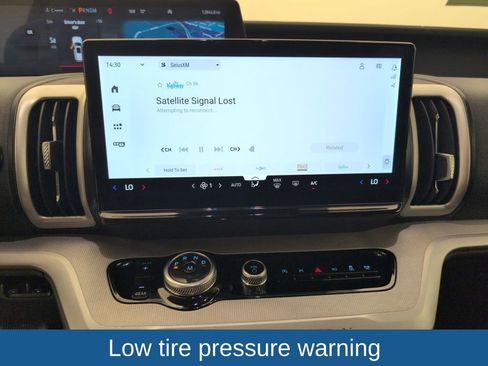 Certified 2025 Ford Expedition Active image 25