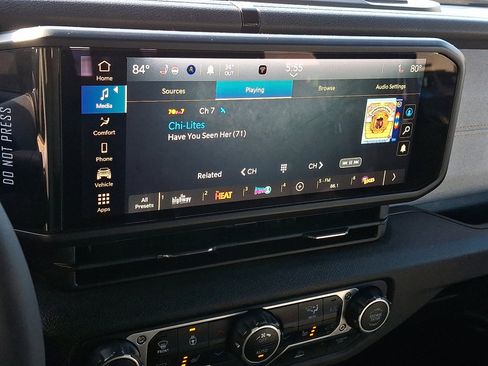 Used 2024 Jeep Wrangler Unlimited image 28