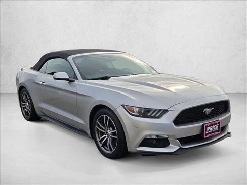 Used 2017 Ford Mustang Premium image 3