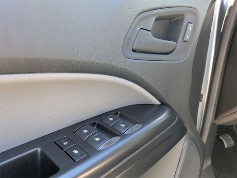 Used 2021 Chevrolet Colorado W/T image 14