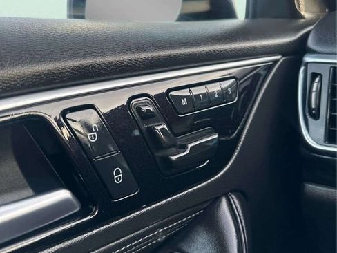 Used 2018 INFINITI QX30 Premium w/ Cargo Package image 33