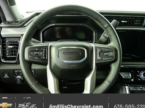 Used 2025 GMC Sierra 2500 Denali image 11