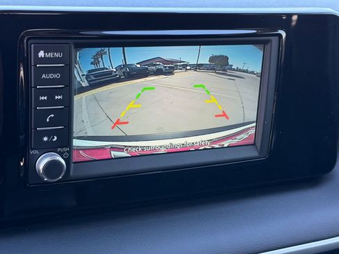 Certified 2025 Nissan Kicks S image 23