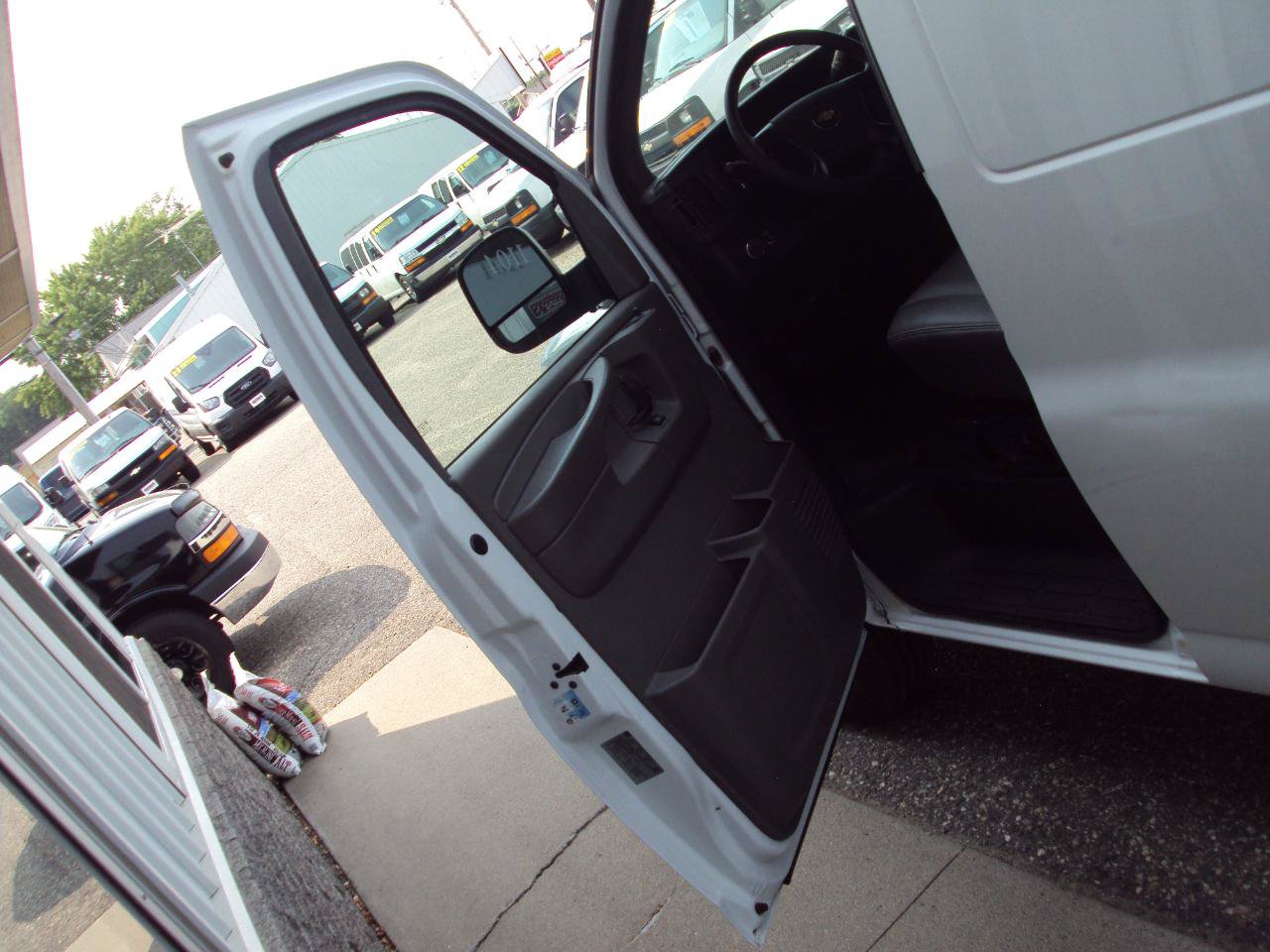 Used 2011 Chevrolet Express 3500 Extended w/ Power Package RWD image 14