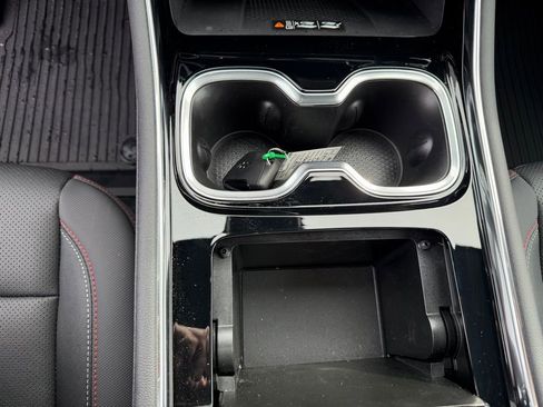 Used 2025 Chevrolet Traverse Z71 w/ Driver Confidence Package image 16