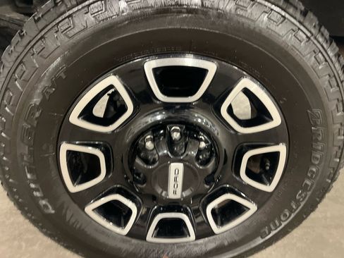 Used 2025 Ford F250 Platinum image 40