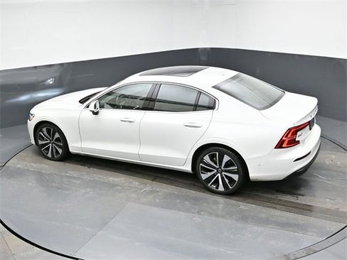 Used 2023 Volvo S60 B5 Ultimate image 11