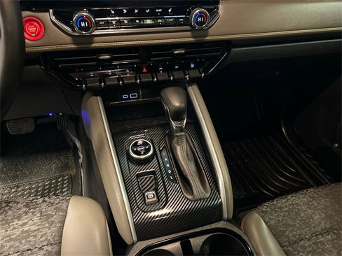 Used 2024 Chevrolet Colorado ZR2 w/ Technology Package image 27