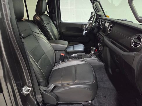 Used 2020 Jeep Wrangler Unlimited Sahara AWD/4WD image 19