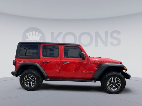 Used 2024 Jeep Wrangler Unlimited Rubicon AWD/4WD image 17