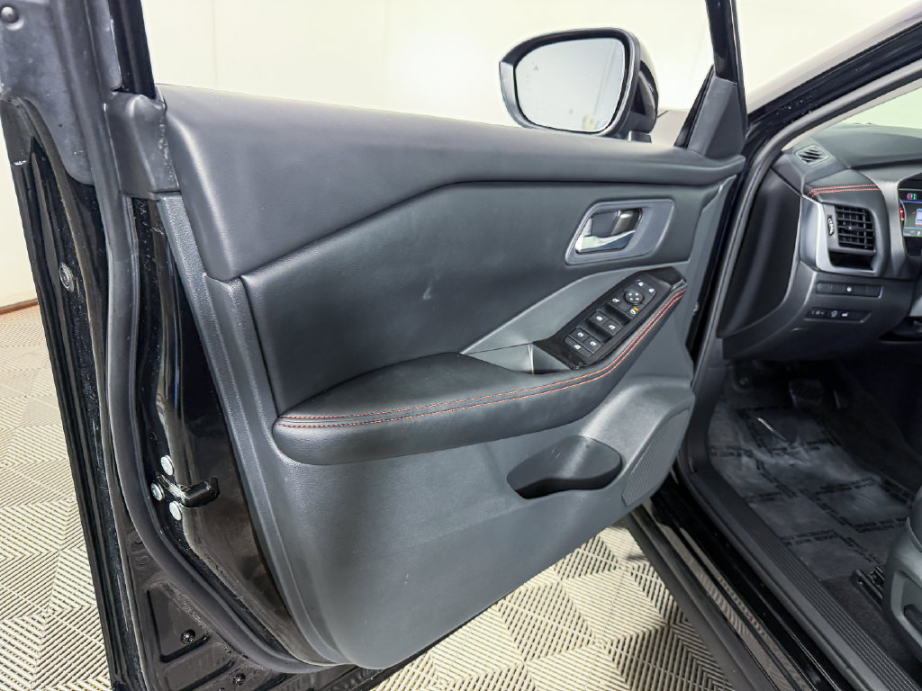 Certified 2026 Nissan Rogue SV AWD/4WD image 46