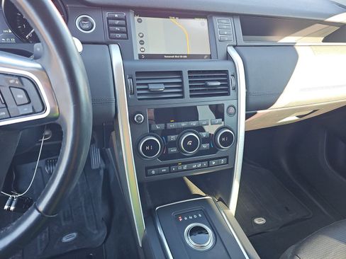 Used 2019 Land Rover Discovery Sport HSE image 14
