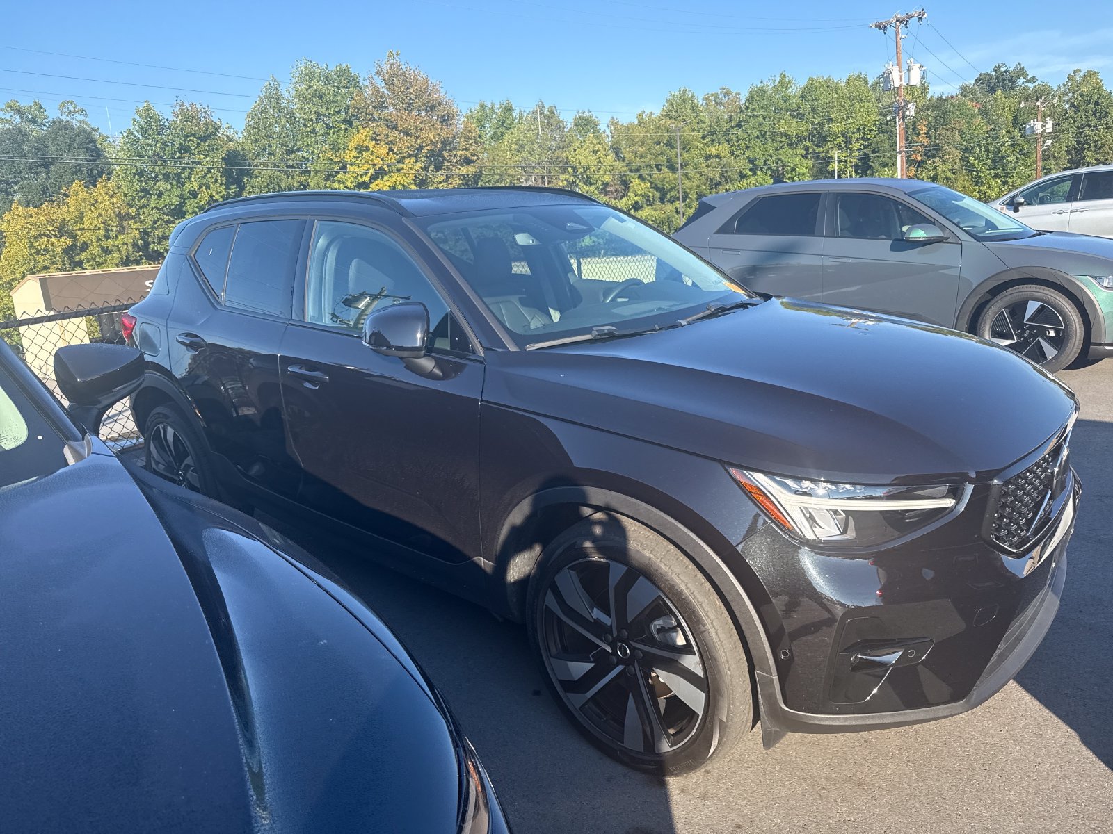 Used 2024 Volvo XC40 B5 Plus w/ Climate Package AWD/4WD image 5