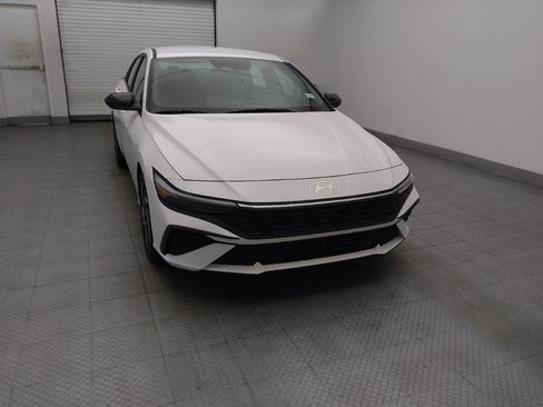 Used 2025 Hyundai Elantra Sport FWD image 14