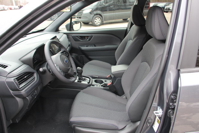 Used 2025 Subaru Forester Premium AWD/4WD image 17