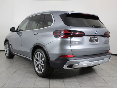 New 2026 BMW X5 xDrive50e image 3