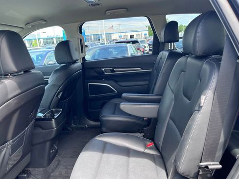 Used 2023 Kia Telluride S AWD/4WD image 19
