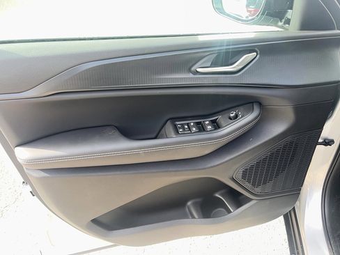 New 2025 Jeep Grand Cherokee L Altitude image 12