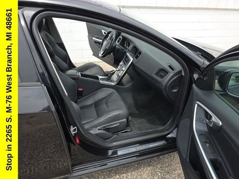 Used 2018 Volvo S60 T5 Dynamic w/ Vision Package FWD image 38