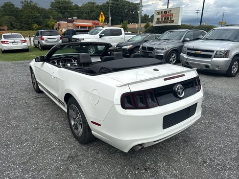 Used 2013 Ford Mustang Premium RWD image 13