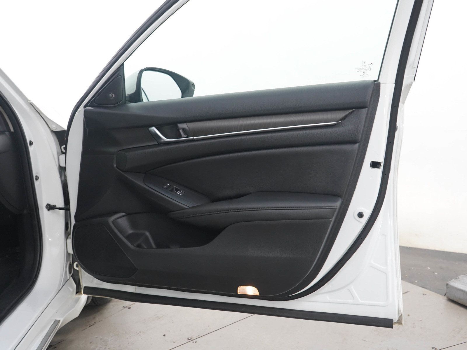 Used 2019 Honda Accord EX-L image 9