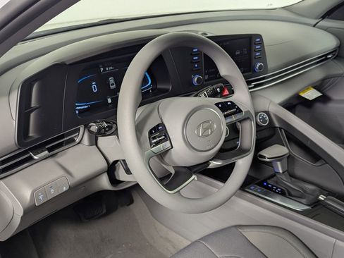 New 2026 Hyundai Elantra SE image 11