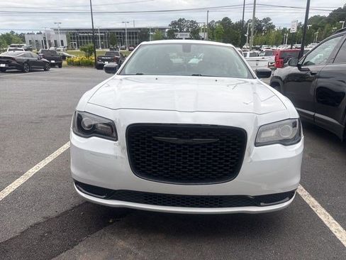 Used 2022 Chrysler 300 Touring w/ Sport Appearance Package RWD image 7