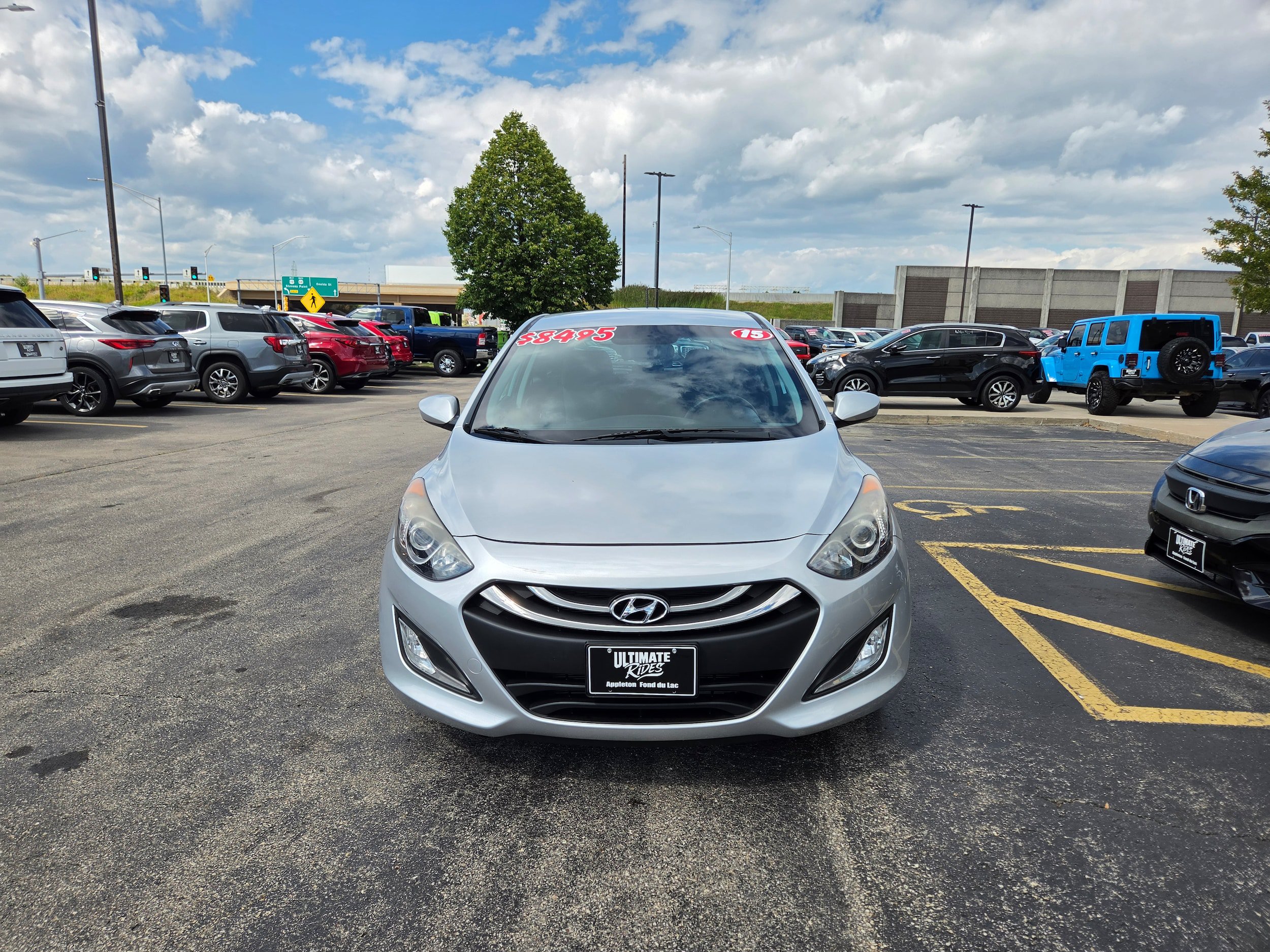 Used 2015 Hyundai Elantra GT FWD image 2