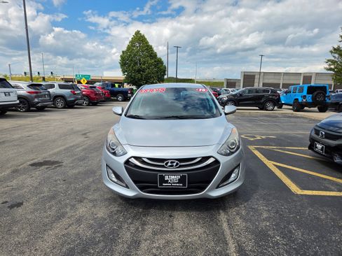 Used 2015 Hyundai Elantra GT FWD image 2