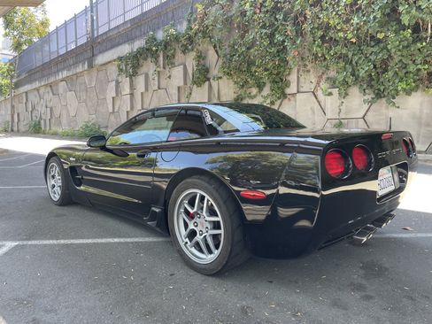 Used 2003 Chevrolet Corvette Z06 w/ Memory Package, 3 Drivers RWD image 11