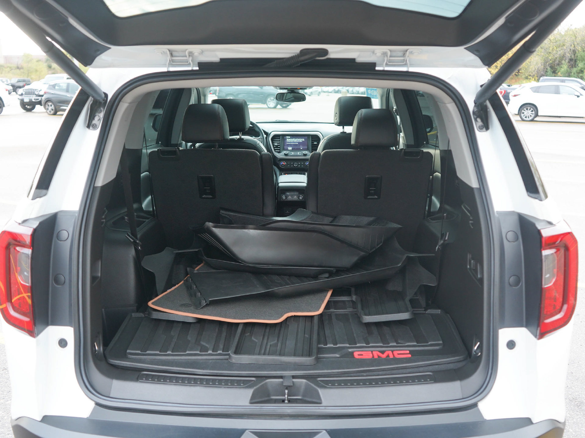 Used 2020 GMC Acadia AT4 w/ Driver Alert Package II AWD/4WD image 18